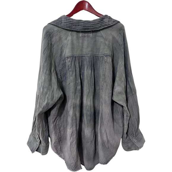 Free People We The Free Indigo Skies Stripe Shirt Size M Gravel Grey Raw Hem - Picture 4 of 12